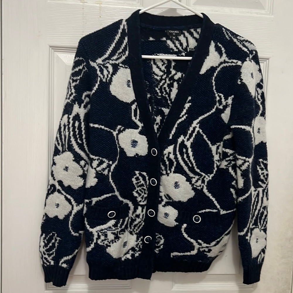 ❌SOLD❌ Fashion sweater very good condition